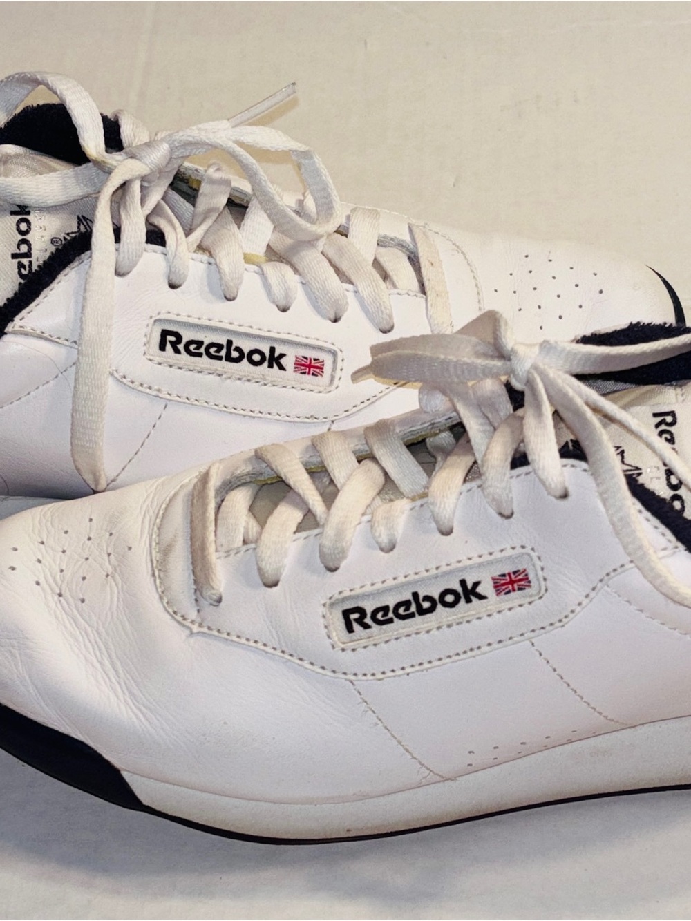 Vintage Reebok Classic Princess White Leather Sneakers Navy Blue Trim Women's 9⁠